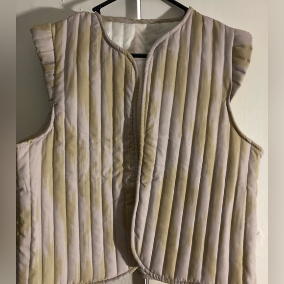 Printed Butterfly Sleeve Handcrafted Vest - Picture 8 of 9